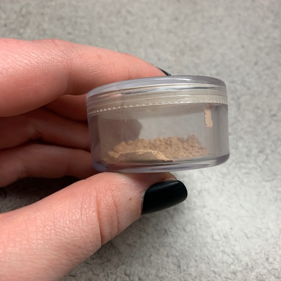 Larenim Mineral Powder Foundation - 4C - Picture 2 of 3